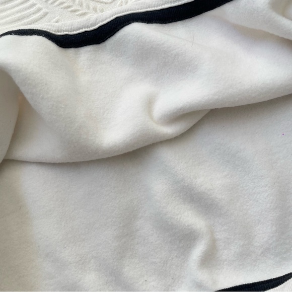 Vintage Disney World White Crewneck Sweatshirt - Picture 6 of 8